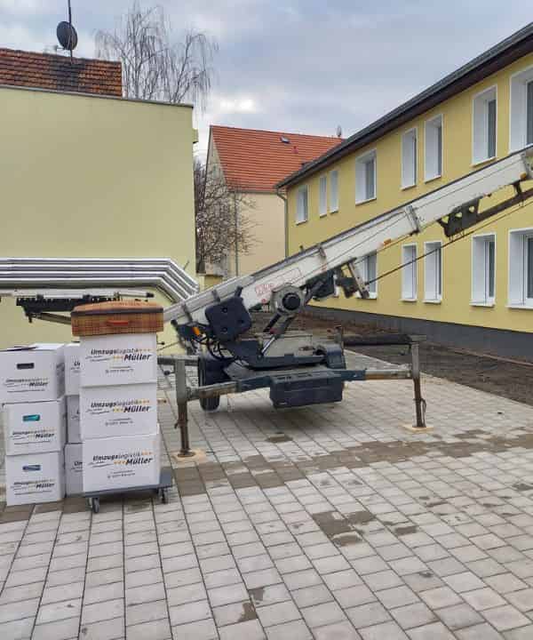 Pflegekassen Umzug mit Möbellift in Erlangen